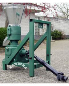Pelletpers 200 tractoraandrijving rechts